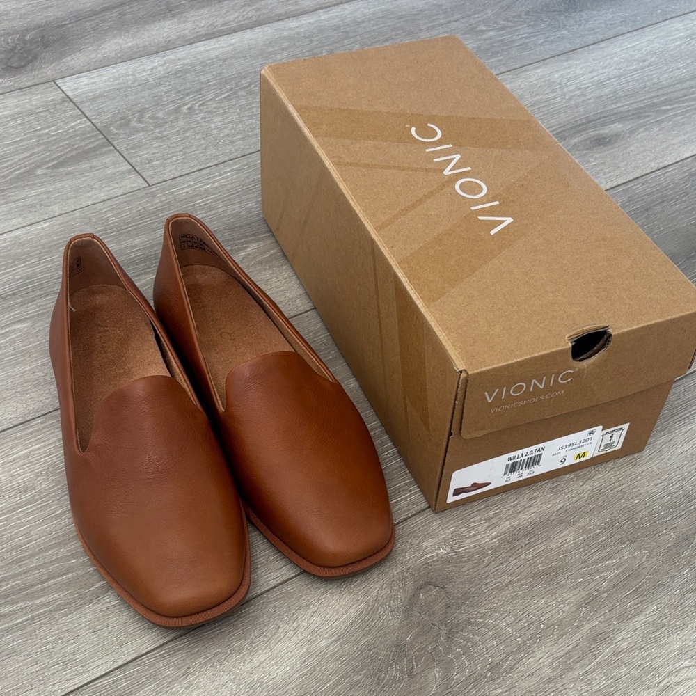 Vionic Women's Tan Leather Loafers